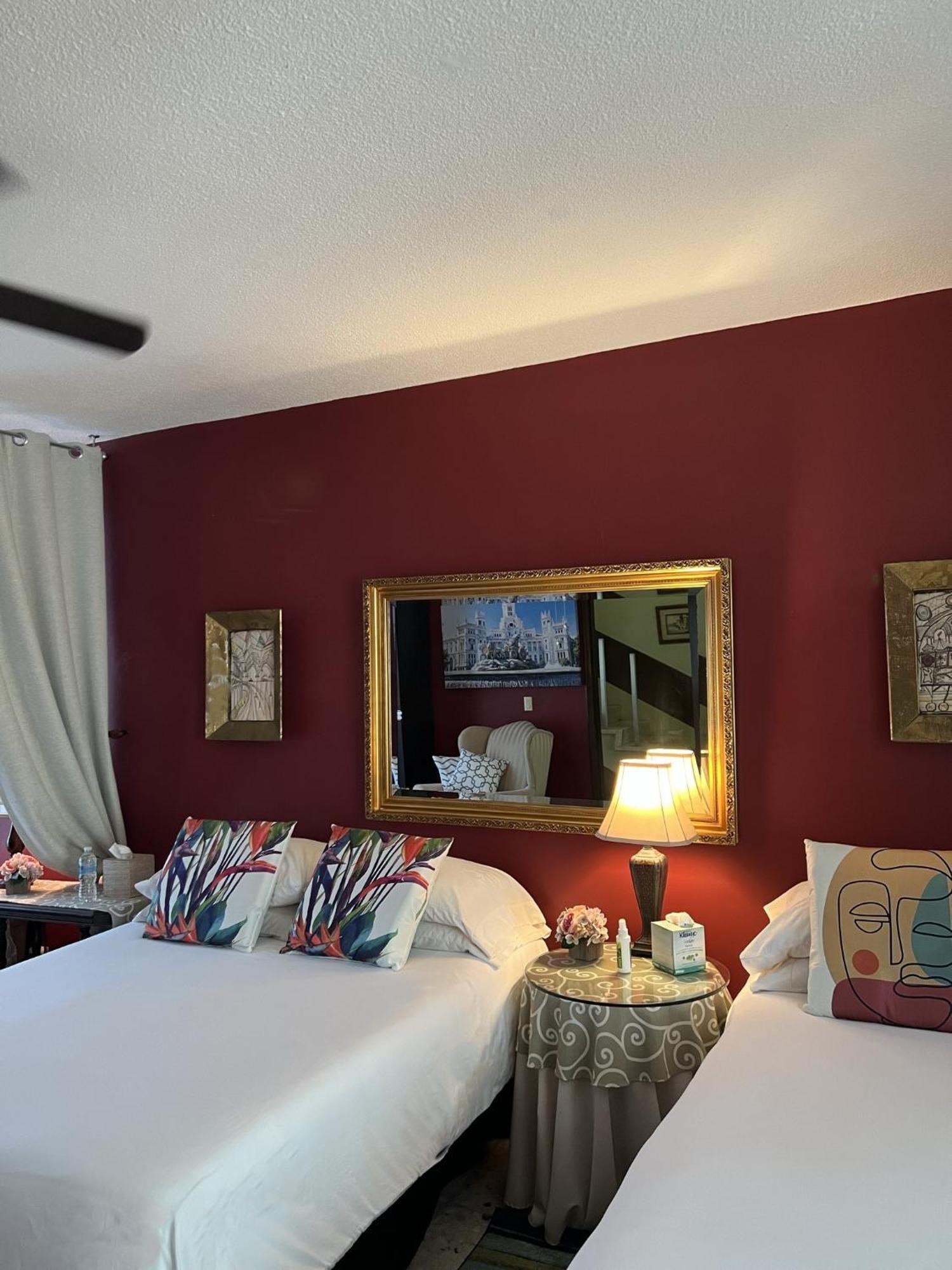 Dickinson Guest House, Guadalajara Expo Εξωτερικό φωτογραφία